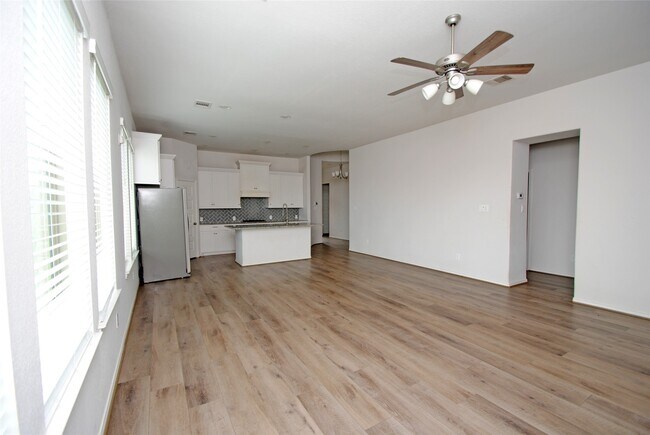 Foto del edificio - 24978 Tidmor Ln