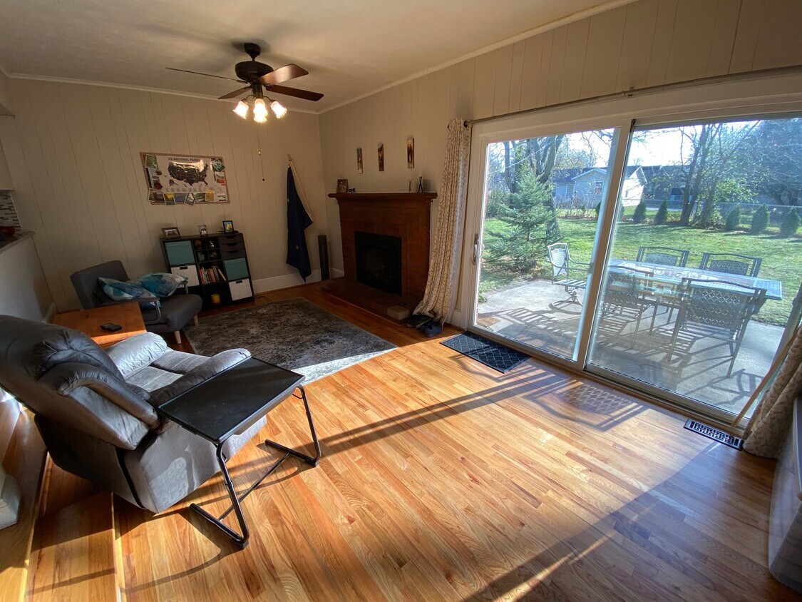 Foto del edificio - 1351 N Huron River Dr