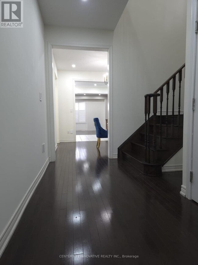 Building Photo - 86 Humberstone Cres