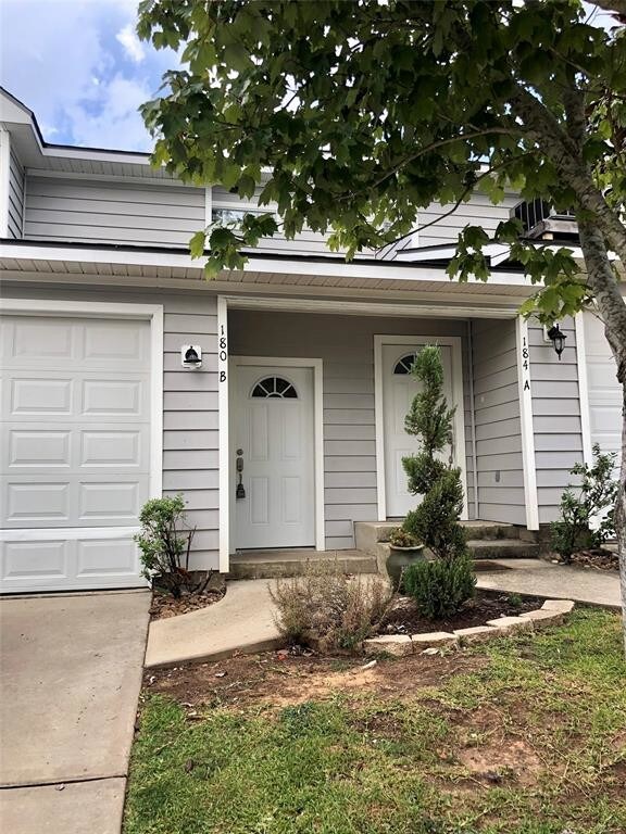 180 Binnacle Ct Unit B, Willis, TX 77318 Condo for Rent in Willis, TX