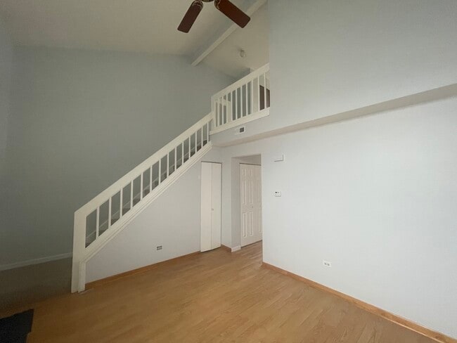 Building Photo - 641 Yale Ln