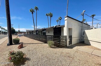 Building Photo - 6802 W Glendale Ave