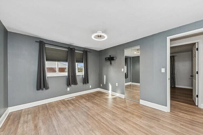 Foto del edificio - 4036 Haverstraw Dr