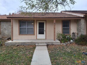 Building Photo - 1051 Country Club Dr