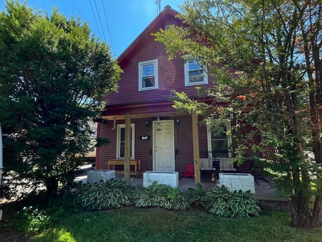 Photo - 133 S Main St House