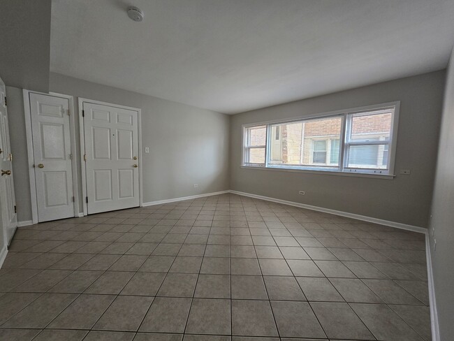 Building Photo - 837 Lathrop Ave