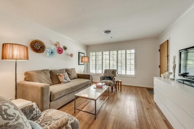 Building Photo - 6525 E Mockingbird Ln