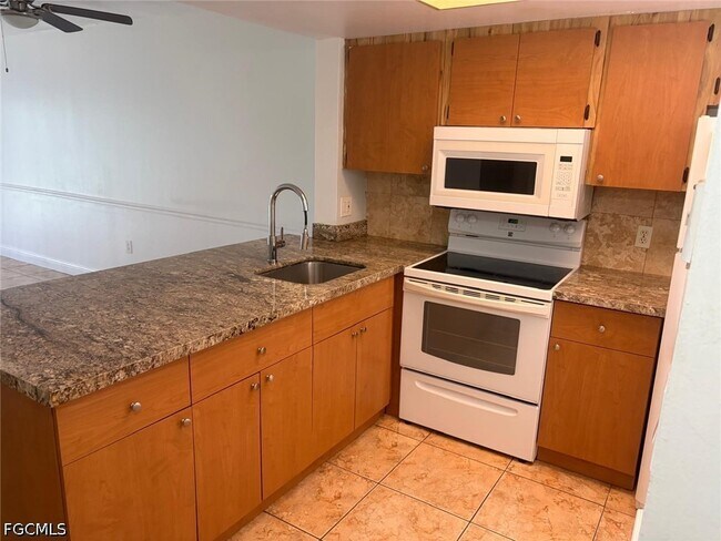 Foto del edificio - 2700 Park Windsor Dr