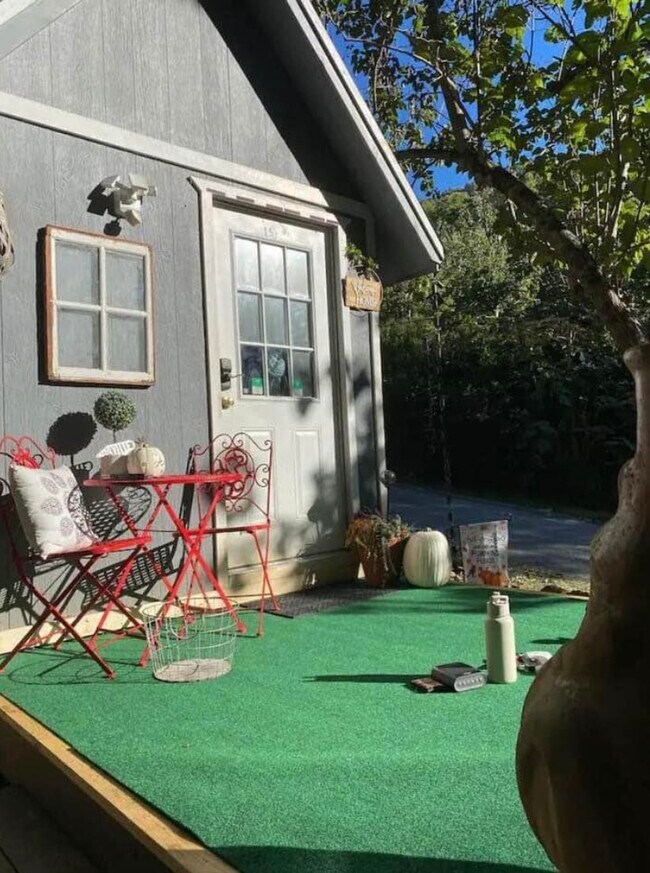 Foto del edificio - 158 Hayes Cove Rd