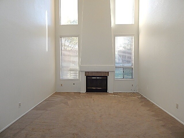 Building Photo - Stunning 4 Bedroom 3 Bath Home!!!