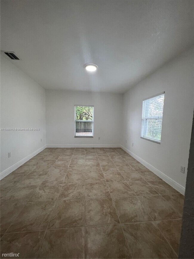 Foto del edificio - 3 br, 2 bath House - 1621 NW 118th St