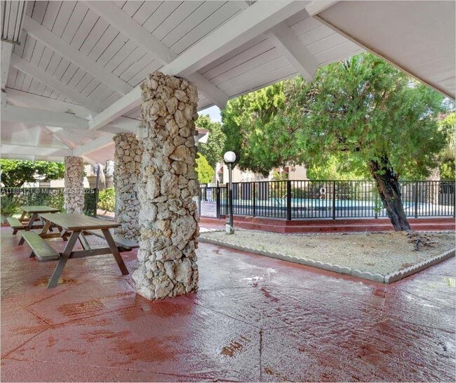 Foto del edificio - 3901 SW 109th Ave