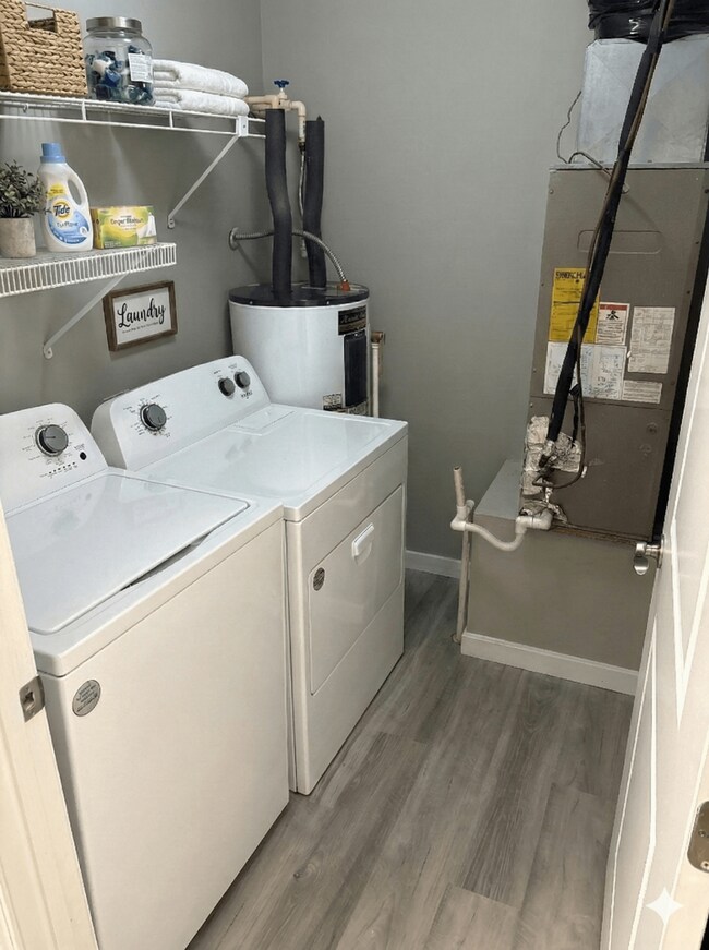 Interior Photo - Estates at Brentwood Lake