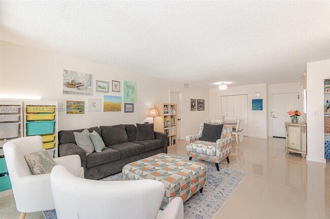 Building Photo - 5750 Collins Ave
