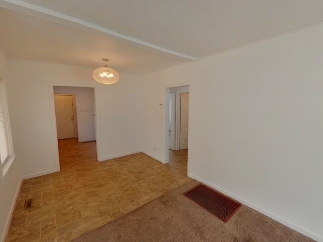 Foto del edificio - 3028 W Maple St