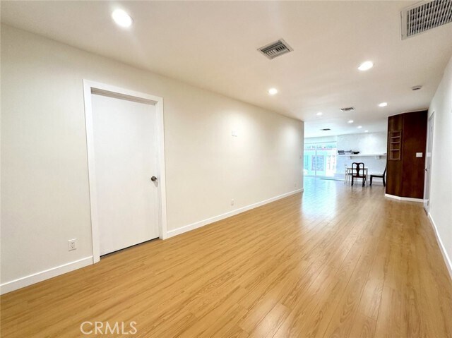Foto del edificio - 15210 Cohasset St