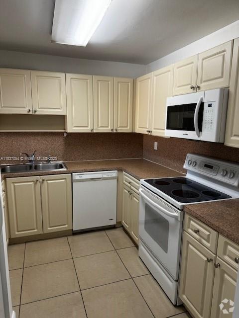 Building Photo - 6950 Miami Gardens Dr