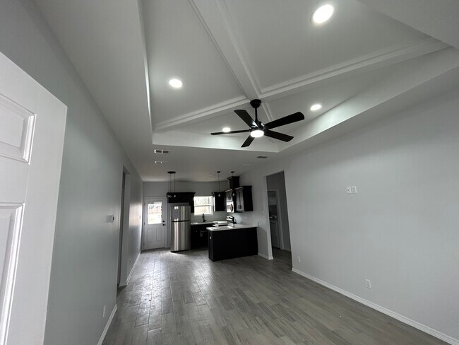 Foto del edificio - 1409 S Michigan St