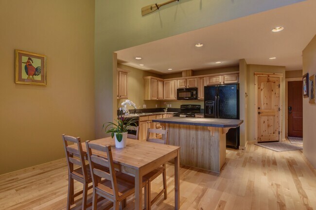 Building Photo - 200 Clearwater Loop