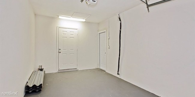Building Photo - 6970 Taft St