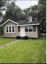 Building Photo - 925 Kooiman St
