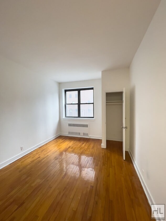 Building Photo - East 61 Street
