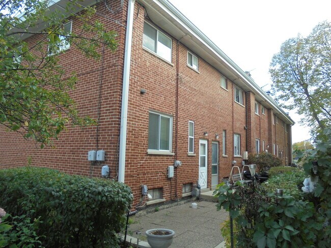 Foto del edificio - 419 E Lincoln St