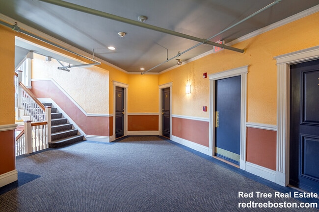 Building Photo - 24 Queensberry St