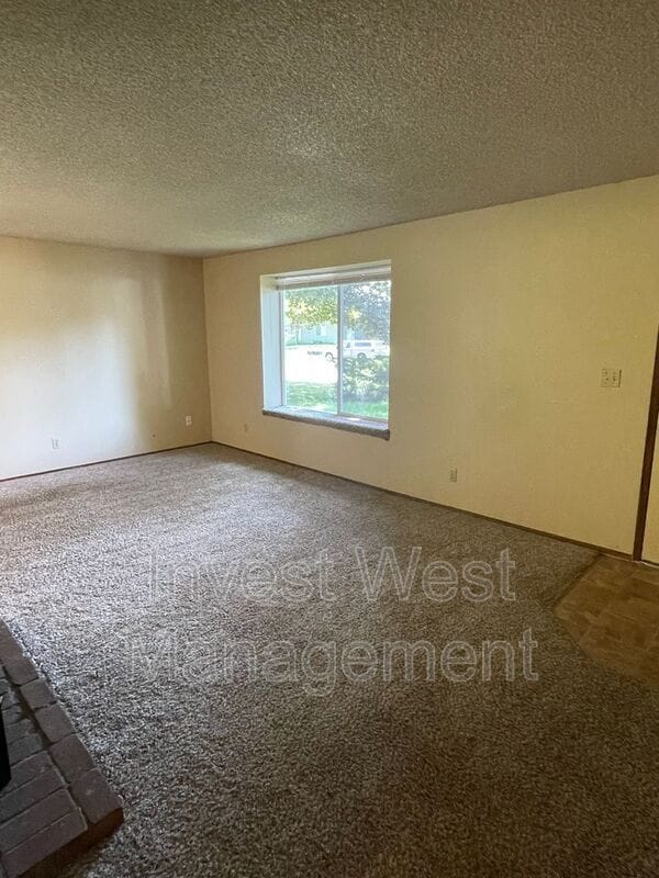 Foto del edificio - 708 NE 105th St