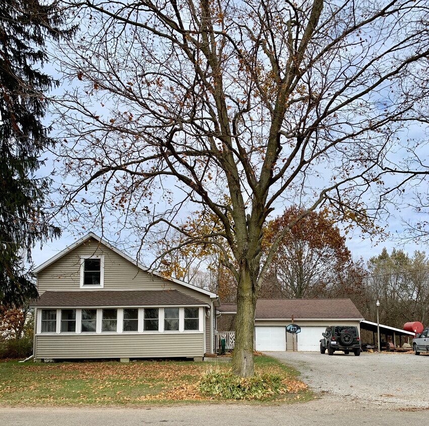 947 Co Rd 64, Garrett, IN 46738 House for Rent in Garrett, IN