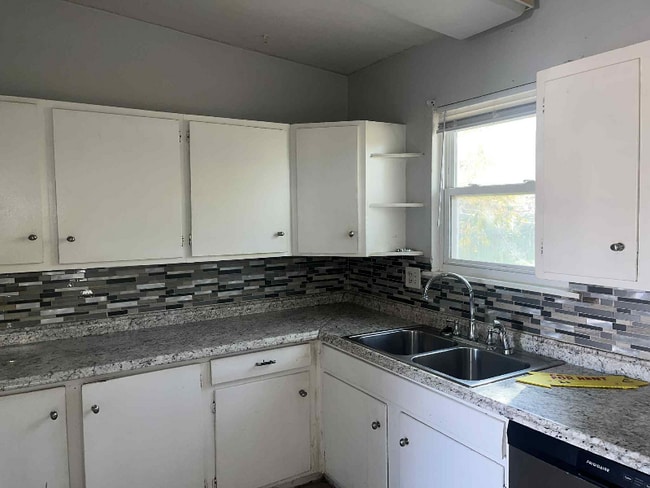 Building Photo - 2524 Loy Lake Rd