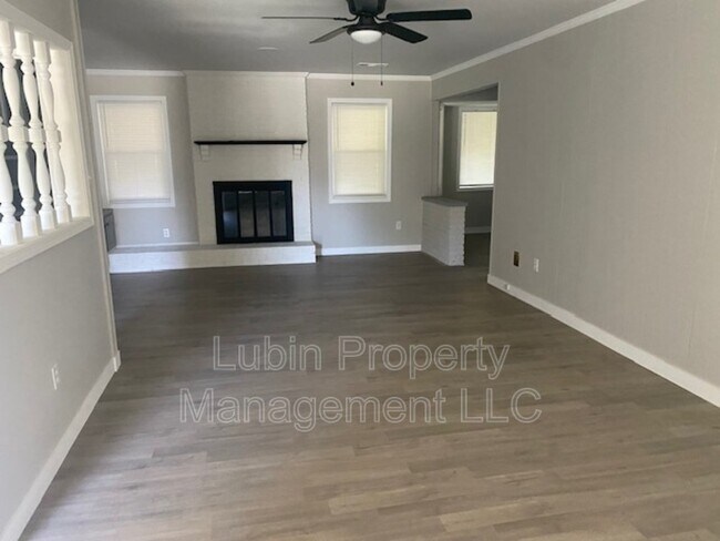 Foto del edificio - 4947 Demeter Cove