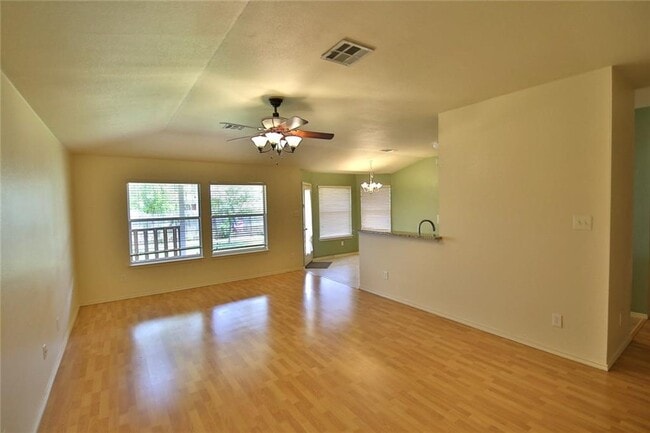 Building Photo - BEAUTIFUL 3 BEDROOMS / 2 BATH HOME IN SETTLERS CROSSING