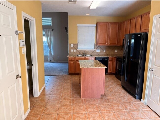 Foto del edificio - 815 Sterling Creek Cir