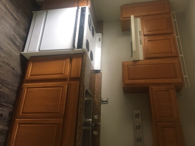 kitchen - 455 Glessner Ave