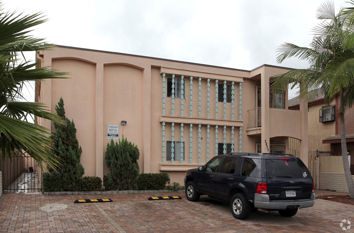 Building Photo - La Ronda Apartments