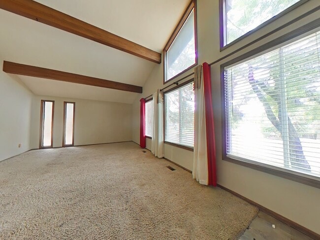 Building Photo - 3 Bedroom House ~ North Corvallis