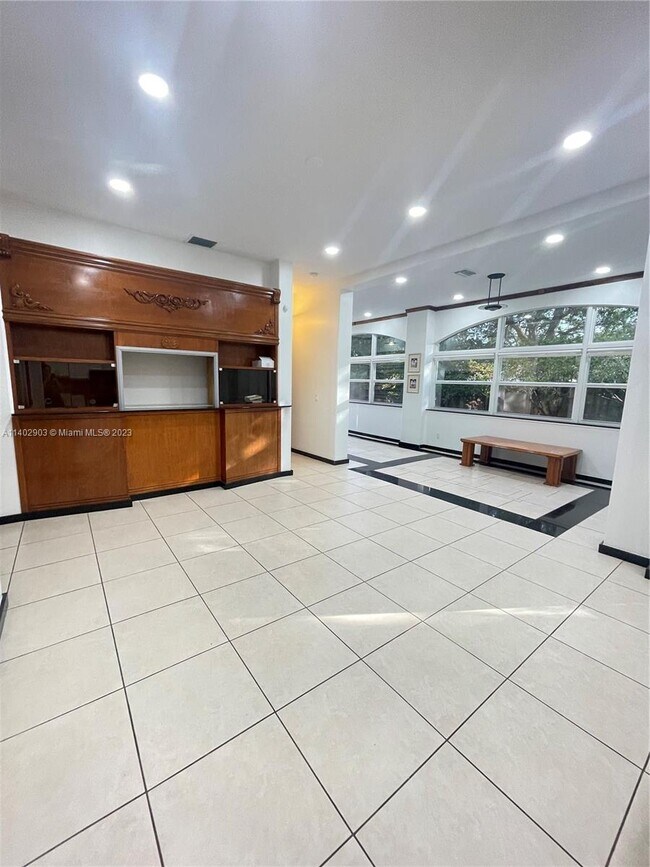 Building Photo - 3990 SW 53rd Ct