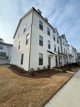 Building Photo - 2310 Magnolia Blossom Wy