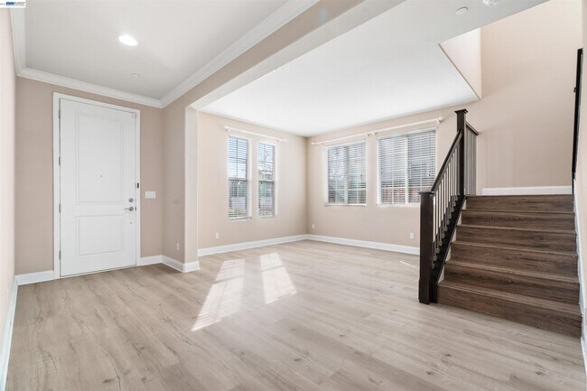 Foto del edificio - 967 Dainty Ave