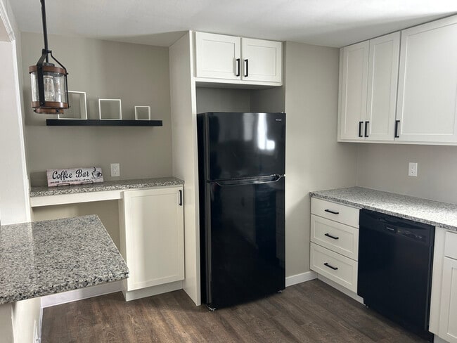 Foto del edificio - 214 Barbara Dr