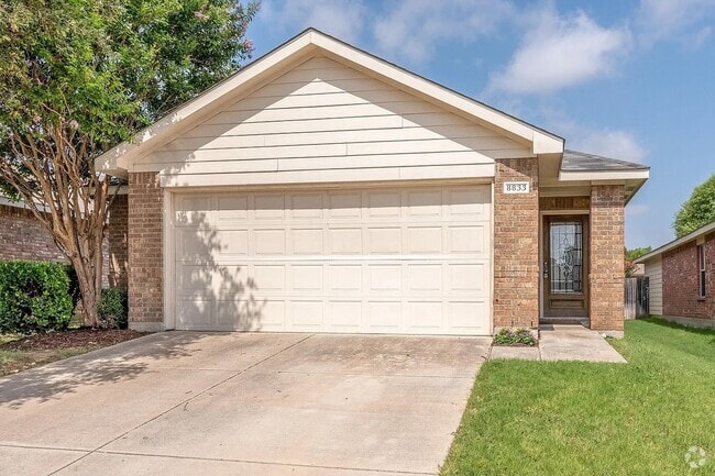 Building Photo - 8833 Quarry Ridge Trl