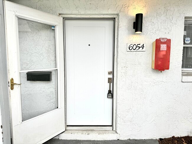Foto del edificio - 6054 Amberly Ct