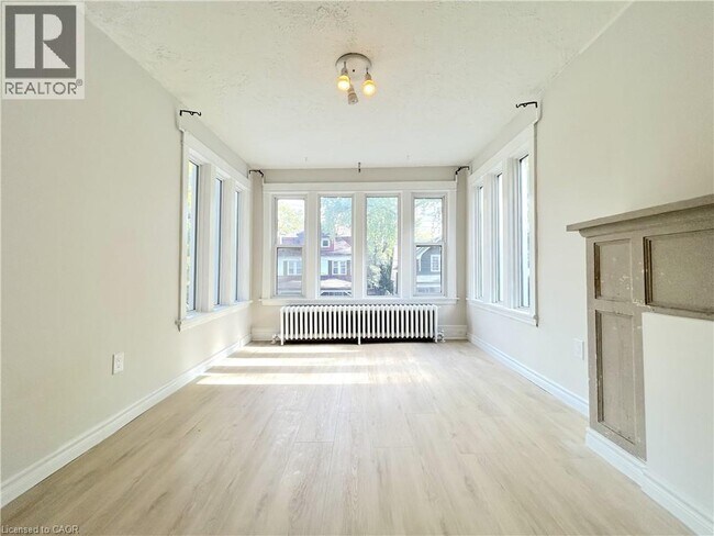 Photo du bâtiment - 24 Burris St