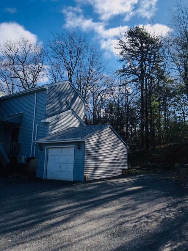 Primary Photo - 148 Lotus Dr