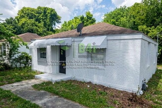 Building Photo - 163 Munson Dr