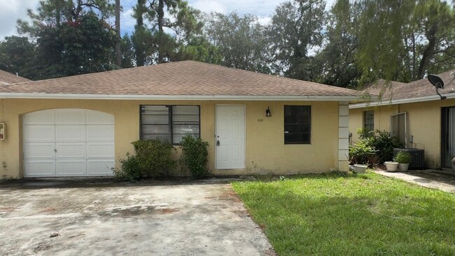 Foto del edificio - 1119 Goldenrod Rd