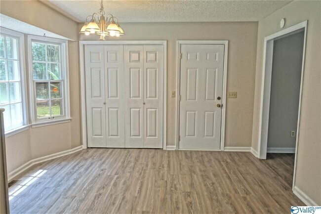 Building Photo - 7505 Doane Dr