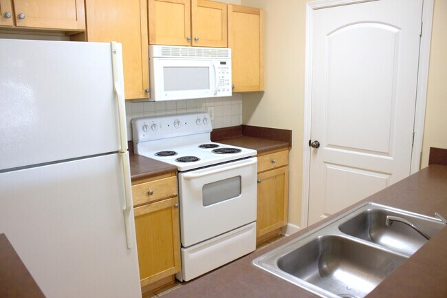 Building Photo - 6451 Borasco Dr