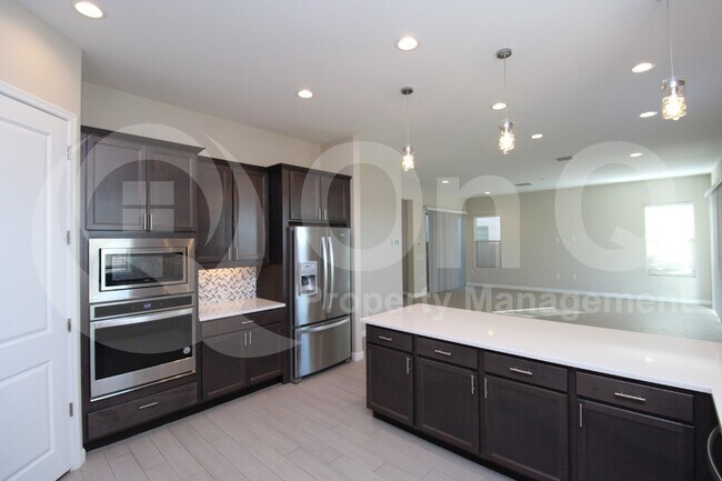 Building Photo - 18312 N 65th Pl